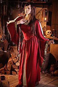 Mittelalter Kleid mit Bordüre